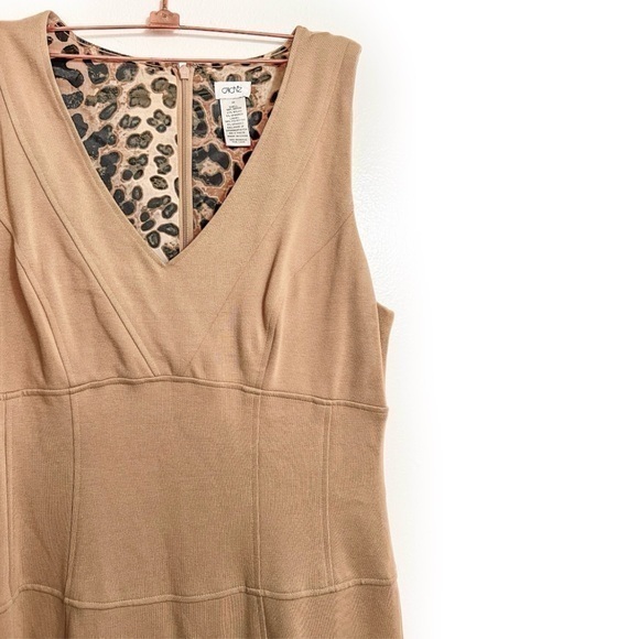 Cache Dress - Picture 1 of 4